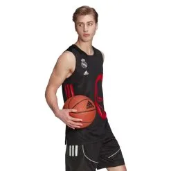 Camiseta Adidas Real Madrid CF Fanswear Avengers -JUMA Deporte Comercio camiseta adidas real madrid fanswear temp. 202122 avengers pack adulto black 4