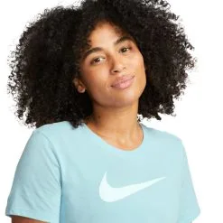 Camiseta Nike Dri-Fit Swoosh Mujer 6 Camiseta Nike Dri-Fit Swoosh Mujer -JUMA Deporte Comercio camiseta nike dri fit swoosh mujer ocen bliss pure platinum white 2