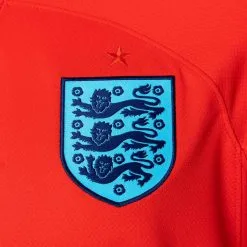 Camiseta Nike Inglaterra Segunda Equipación Stadium Mundial Qatar 2022 7 Camiseta Nike Inglaterra Segunda Equipación Stadium Mundial Qatar 2022 -JUMA Deporte Comercio camiseta nike inglaterra segunda equipacion stadium world cup 2022 challenge red blue void 2