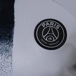 Camiseta Nike Paris Saint-Germain FC Segunda Equipación Stadium 2022-2023 Niño 6 Camiseta Nike Paris Saint-Germain FC Segunda Equipación Stadium 2022-2023 Niño -JUMA Deporte Comercio camiseta nike paris saint germain fc segunda equipacion stadium 2022 2023 nino light smoke grey black 2