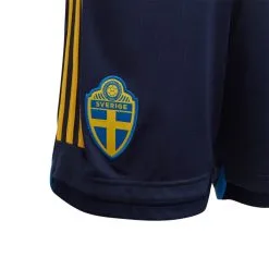 Pantalón Corto Adidas Suecia Primera Equipación 2022-2023 Niño 7 Pantalón Corto Adidas Suecia Primera Equipación 2022-2023 Niño -JUMA Deporte Comercio pantalon corto adidas suecia primera equipacion mundial qatar 2022 nino navy blue 2