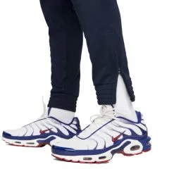 Pantalón Largo Nike FC Barcelona Fanswear 2022-2023 -JUMA Deporte Comercio pantalon largo nike fc barcelona fanswear 2022 2023 obsidian midnight navy 4