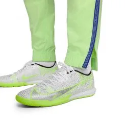 Pantalón Largo Nike Inglaterra Fanswear Euro 2022 Mujer -JUMA Deporte Comercio pantalon largo nike inglaterra fanswear euro 2022 mujer light liquid lime 4