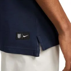 Polo Nike Inglaterra Fanswear 11 Polo Nike Inglaterra Fanswear -JUMA Deporte Comercio polo nike inglaterra fanswear ent fundamentals obsidian white 5