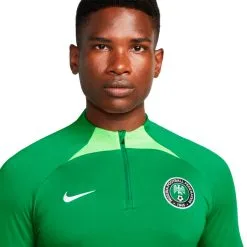 Sudadera Nike Nigeria Training Mundial Qatar 2022 -JUMA Deporte Comercio sudadera nike nigeria training mundial qatar 2022 pine green green strike 2