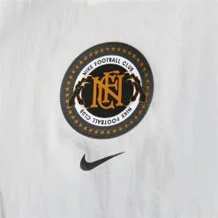 Sudadera Nike NIKE FC World Cup -JUMA Deporte Comercio sudadera nike nike fc wc mdlyr crew summit whitegold suedeblack 3