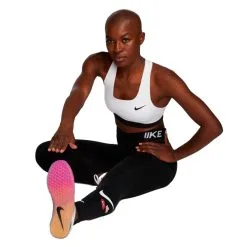 Sujetador Nike Swoosh Band Non-Padded Mujer -JUMA Deporte Comercio sujetador nike swoosh band non padded mujer white black 2